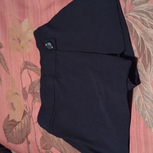 Black skort